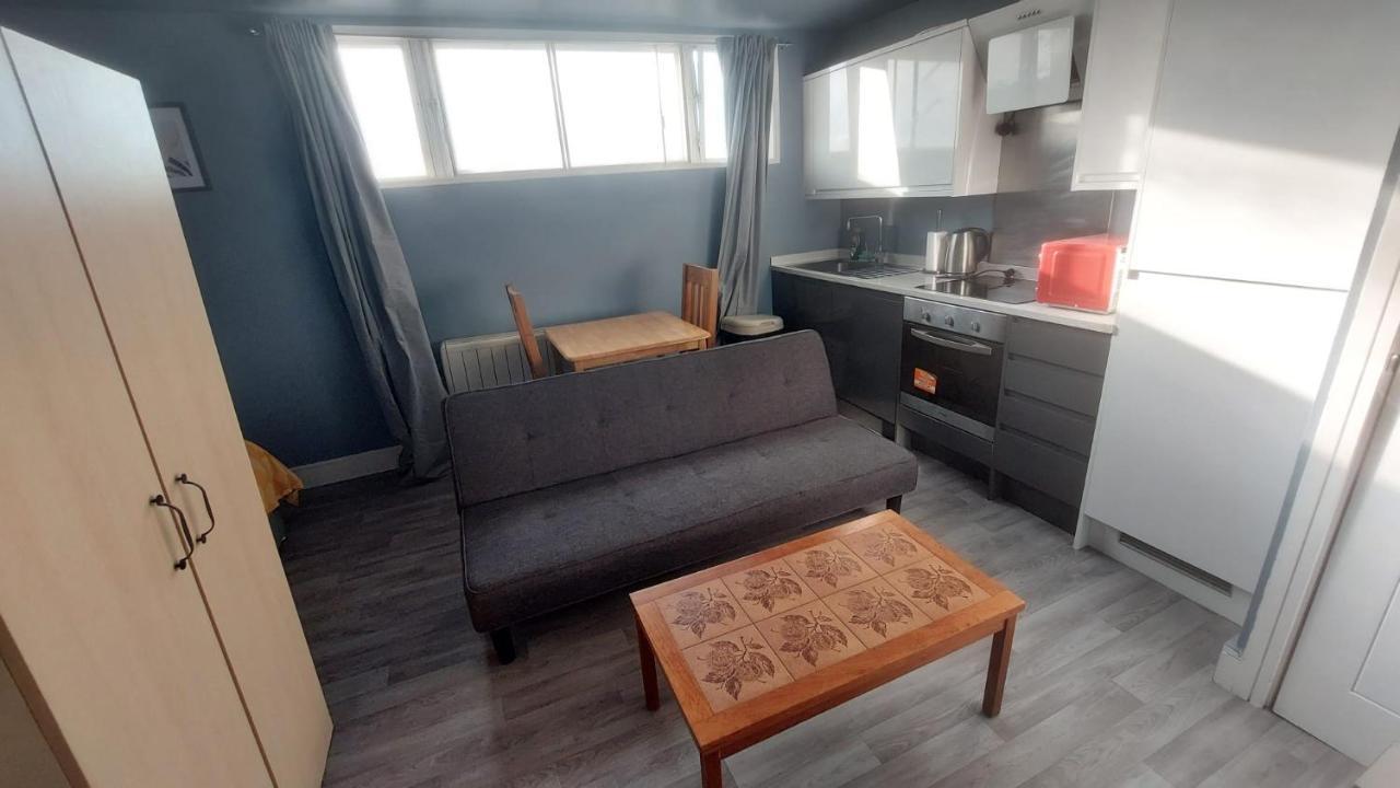 Modern Studio Maidstone - Redecorated Oct 2023 Экстерьер фото