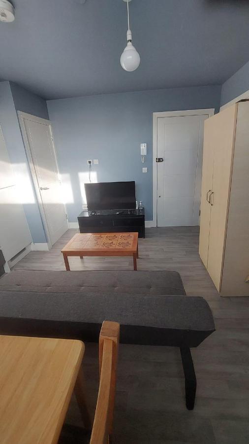 Modern Studio Maidstone - Redecorated Oct 2023 Экстерьер фото