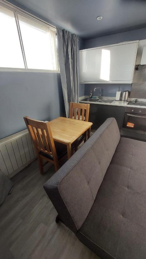 Modern Studio Maidstone - Redecorated Oct 2023 Экстерьер фото